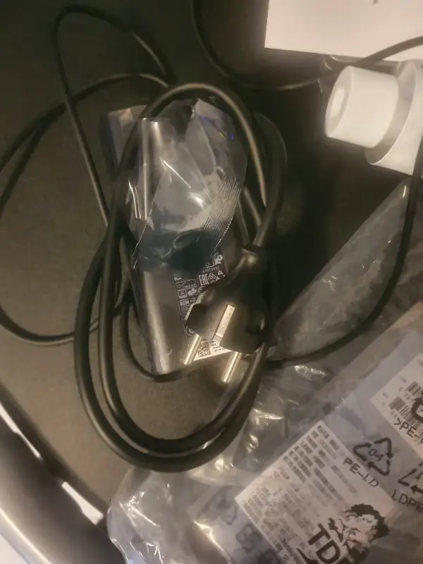 Chargeur DELL dell cn-05gt3k-loc00